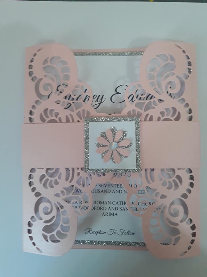 Gate Fold Lace - Banded